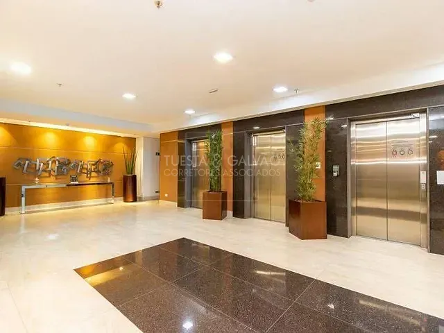 Sala com 28m², à venda, no bairro Centro em Curitiba