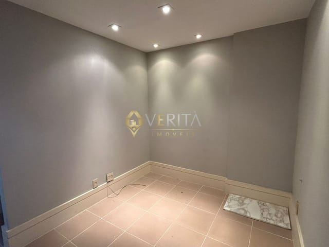 Sala à venda, no bairro Barra da Tijuca em Rio de Janeiro