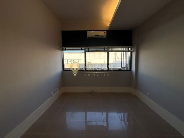 Sala à venda, no bairro Barra da Tijuca em Rio de Janeiro