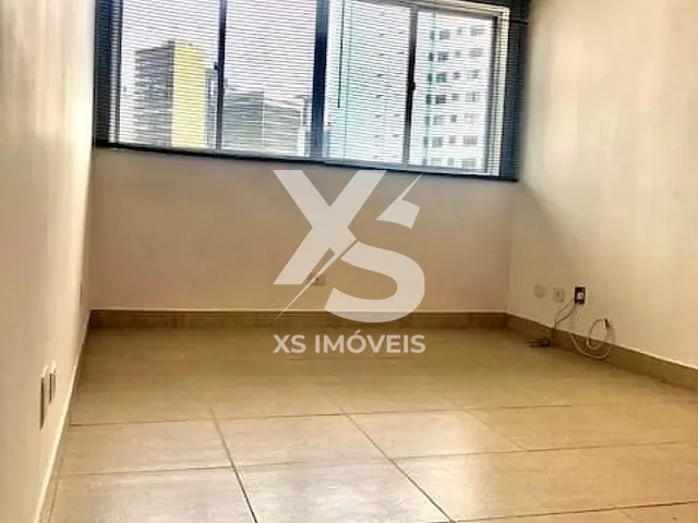 Sala com 40m², à venda, no bairro Centro em Curitiba