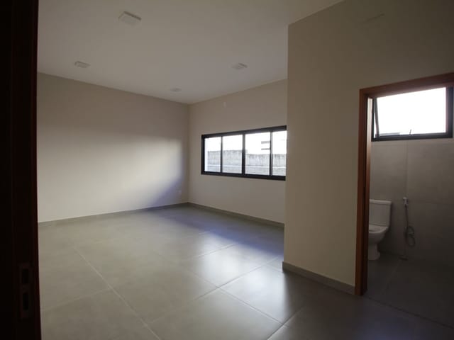 Sala com 35m², para alugar, no bairro Jardim Recanto do Bosque em São João da Boa Vista