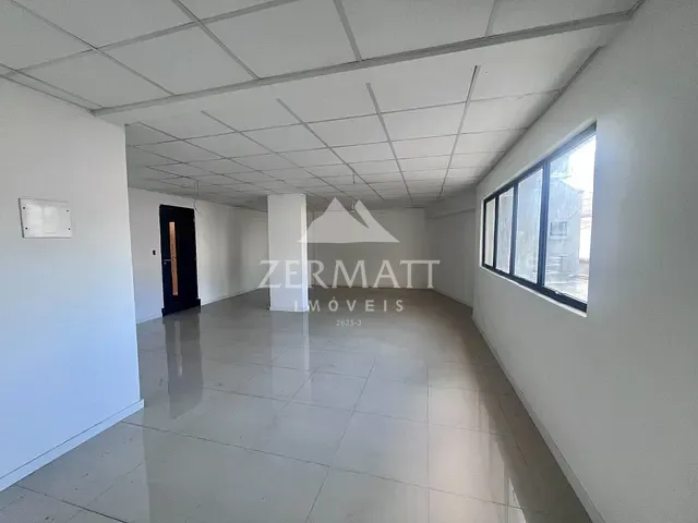 Sala com 50m², para alugar, no bairro Centro em Blumenau