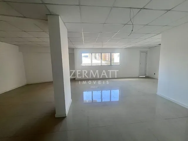Sala com 50m², para alugar, no bairro Centro em Blumenau