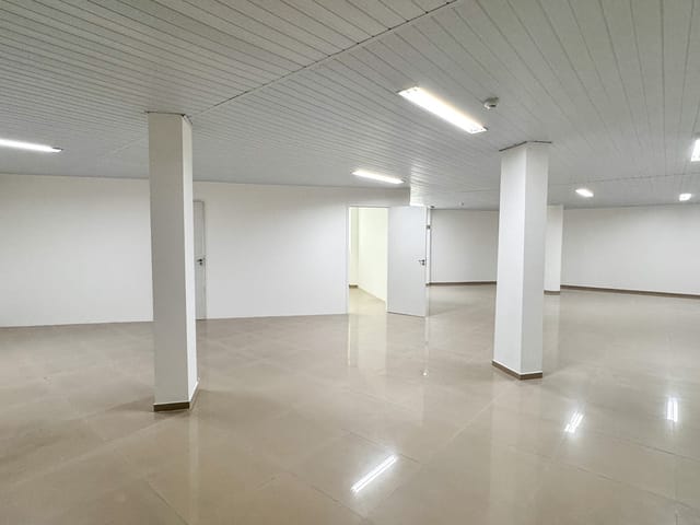 Sala para alugar, no bairro Paineiras em Juiz de Fora