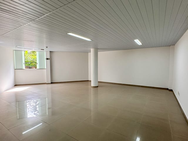 Sala para alugar, no bairro Paineiras em Juiz de Fora