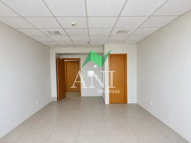 Sala com 25m², para alugar, no bairro Nova Suiça em Goiânia