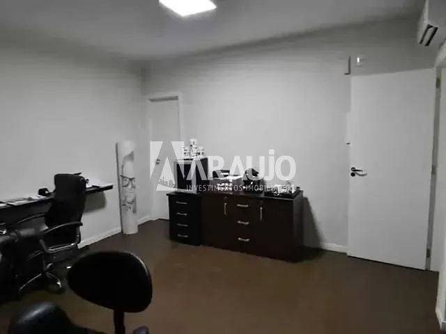 Sala com 345m², à venda, no bairro Centro em Itajaí