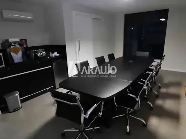 Sala com 345m², à venda, no bairro Centro em Itajaí