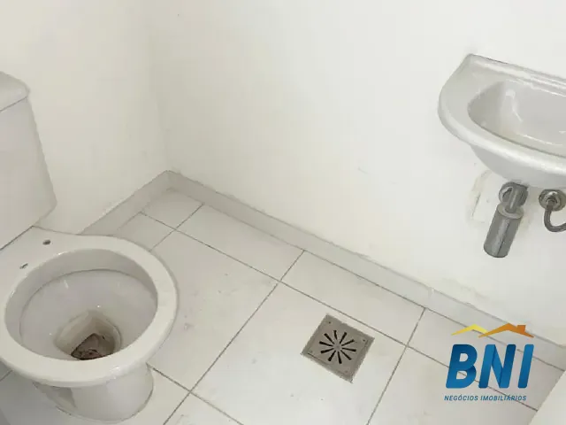 Sala com 21m², para alugar, no bairro Madureira em Rio de Janeiro