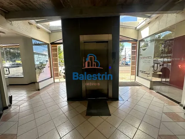 Sala com 102m², à venda, no bairro Centro em Fraiburgo