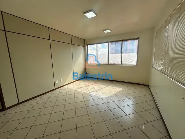 Sala com 102m², à venda, no bairro Centro em Fraiburgo