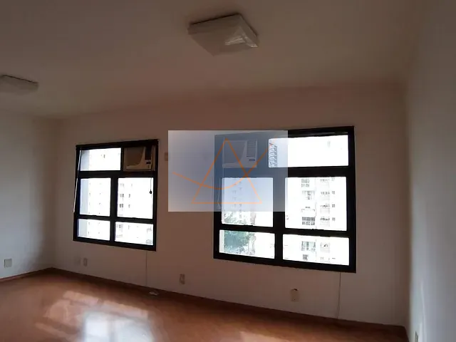 Sala com 32m², à venda, no bairro Vila Olímpia em São Paulo