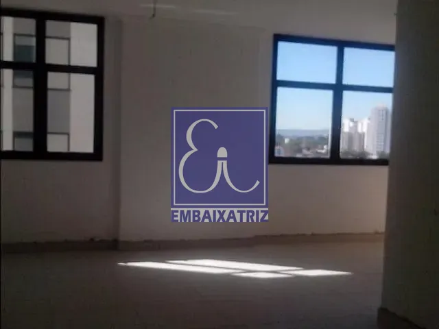 Sala à venda ou para alugar, no bairro Centro em São José dos Campos