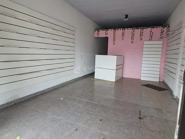 Sala para alugar, no bairro Conjunto Habitacional Madre Germana II em Goiânia