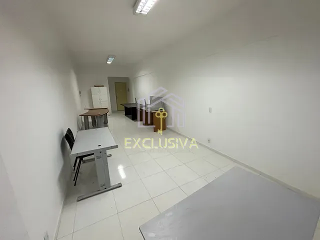 Sala com 35m², para alugar, no bairro Jardim Carioca em Rio de Janeiro