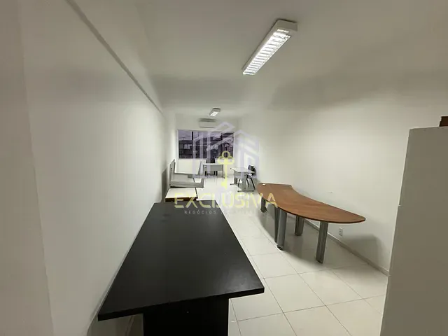 Sala com 35m², para alugar, no bairro Jardim Carioca em Rio de Janeiro
