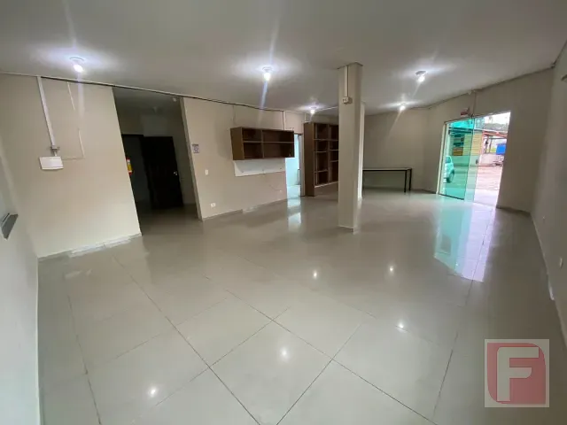 Sala para alugar, no bairro Centro em Itapoá