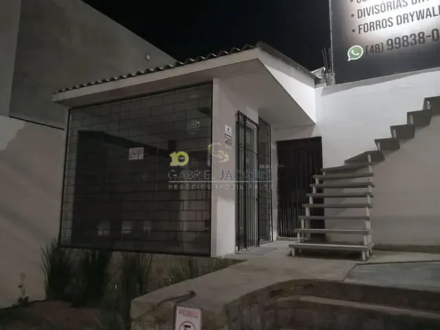 Sala com 425m², à venda, no bairro Passa Vinte em Palhoça