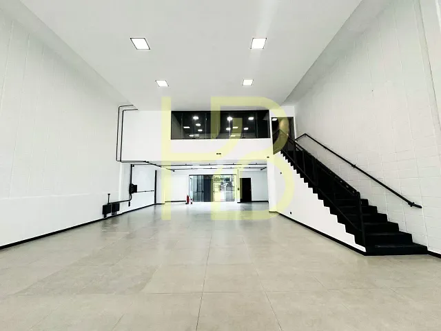 Loja para alugar, no bairro Vila Augusta em Sorocaba