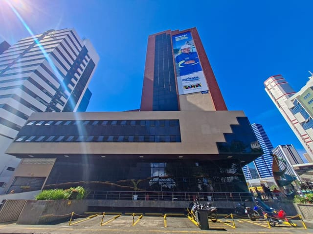 Sala à venda, no bairro Caminho das Árvores em Salvador