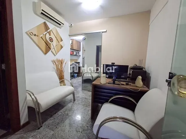 Sala à venda, no bairro Caminho das Árvores em Salvador