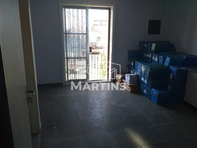 Sala à venda, no bairro Vila Iasi em Taboão da Serra