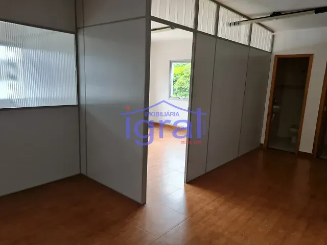 Sala à venda ou para alugar, no bairro Jardim Oriental em São Paulo