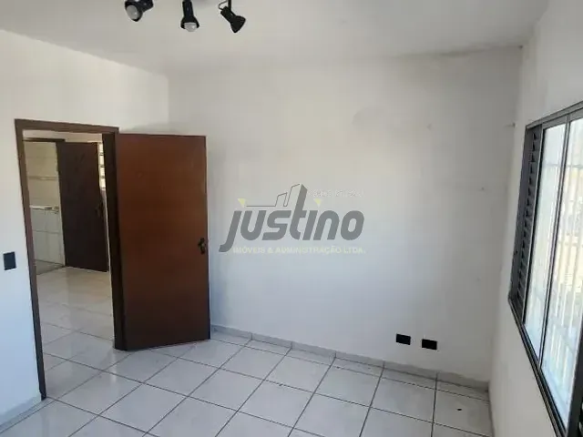 Sala com 62m², para alugar, no bairro Centro em Itanhaém