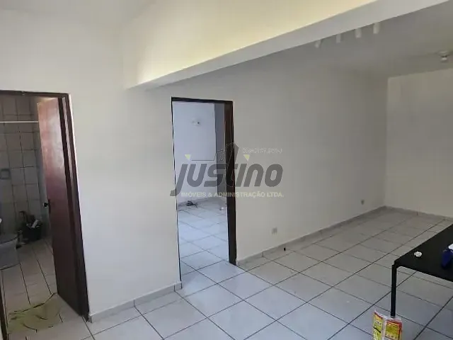 Sala com 62m², para alugar, no bairro Centro em Itanhaém