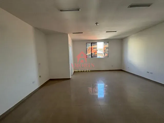 Sala com 38m², para alugar, no bairro Fazendinha em Curitiba