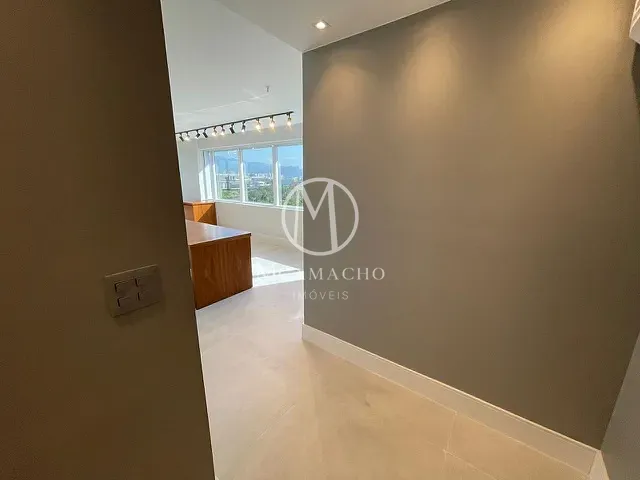 Sala à venda ou para alugar, no bairro Barra da Tijuca em Rio de Janeiro