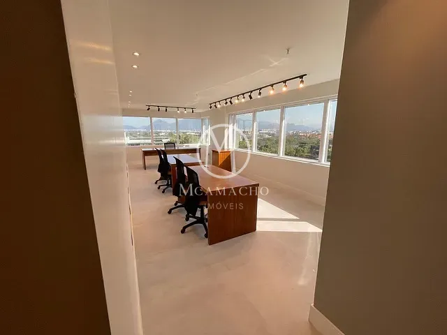 Sala à venda ou para alugar, no bairro Barra da Tijuca em Rio de Janeiro