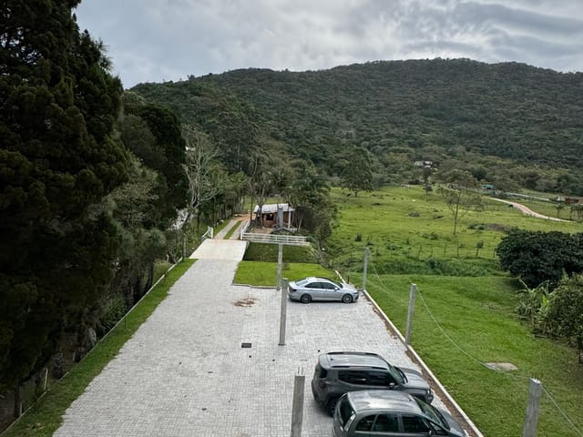 Sala com 20m², para alugar, no bairro São João do Rio Vermelho em Florianópolis