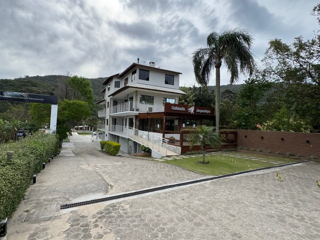 Sala com 20m², para alugar, no bairro São João do Rio Vermelho em Florianópolis