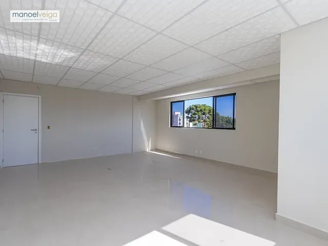 Sala com 34m², para alugar, no bairro Guabirotuba em Curitiba