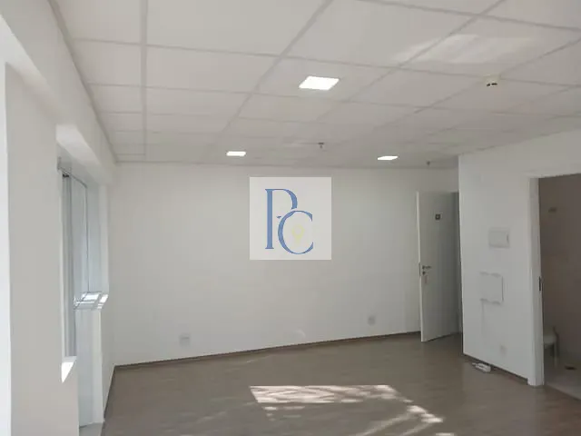 Sala para alugar, no bairro Santo Amaro em São Paulo