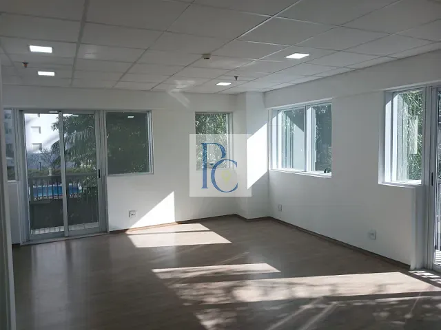 Sala para alugar, no bairro Santo Amaro em São Paulo