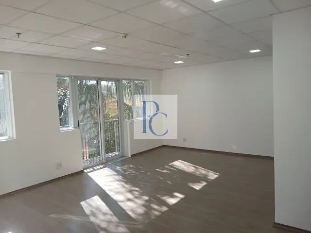 Sala para alugar, no bairro Santo Amaro em São Paulo