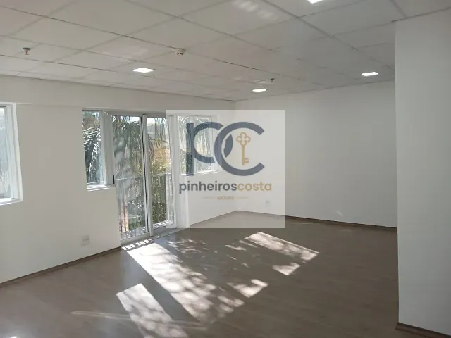 Sala para alugar, no bairro Santo Amaro em São Paulo