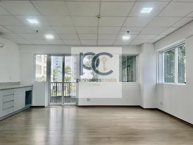 Sala para alugar, no bairro Santo Amaro em São Paulo