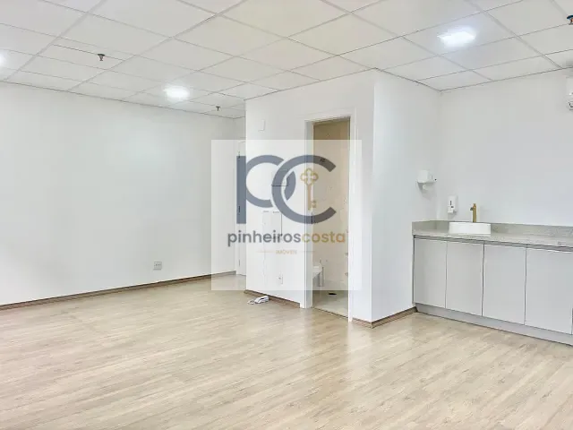 Sala para alugar, no bairro Santo Amaro em São Paulo