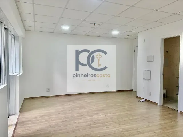 Sala para alugar, no bairro Santo Amaro em São Paulo