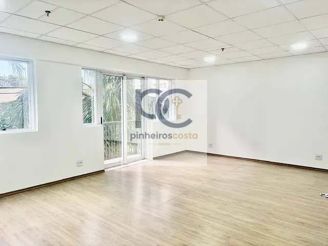 Sala para alugar, no bairro Santo Amaro em São Paulo