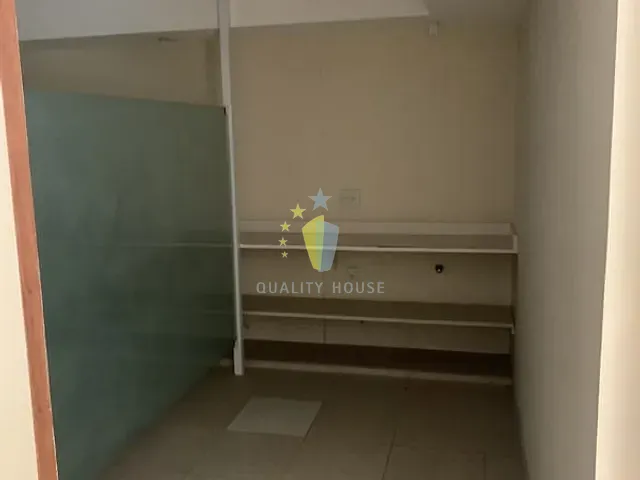 Sala à venda ou para alugar, no bairro Centro em Rio de Janeiro