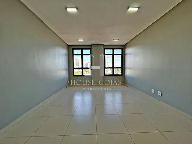 Sala à venda, no bairro Jardim Goiás em Goiânia