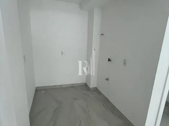 Sala com 56m², para alugar, no bairro Centro em Tijucas