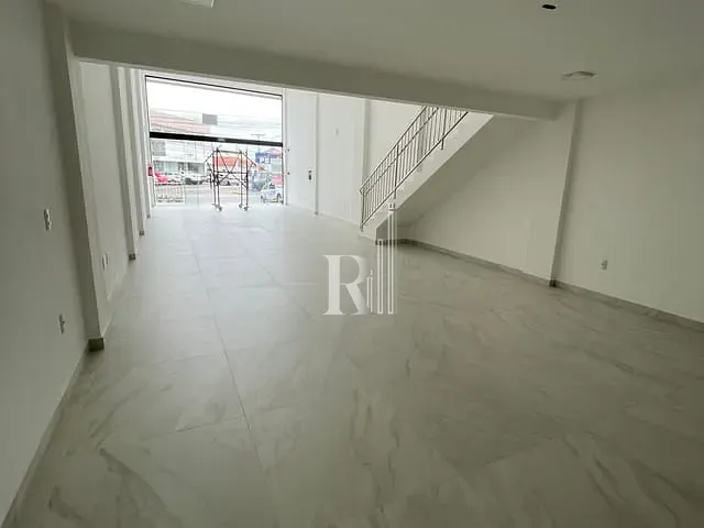 Sala com 56m², para alugar, no bairro Centro em Tijucas