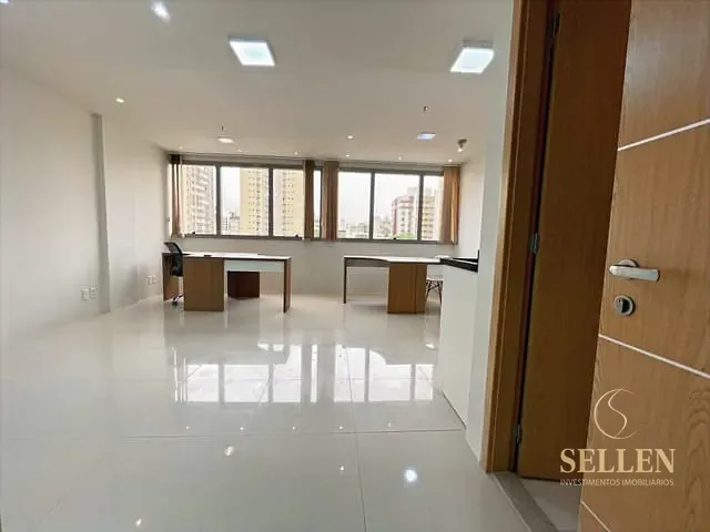 Sala à venda, no bairro Menino Deus em Porto Alegre