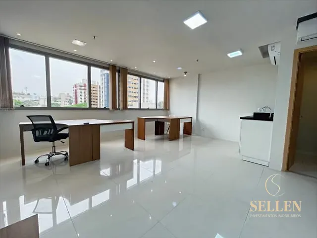 Sala à venda, no bairro Menino Deus em Porto Alegre