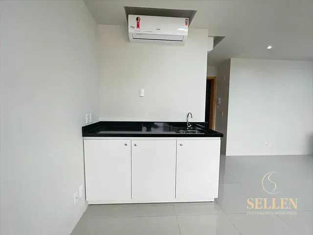 Sala à venda, no bairro Menino Deus em Porto Alegre